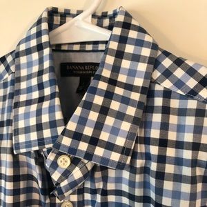 Banana Republic Men’s Slim Fit Non-Iron Dress Shirt - Small